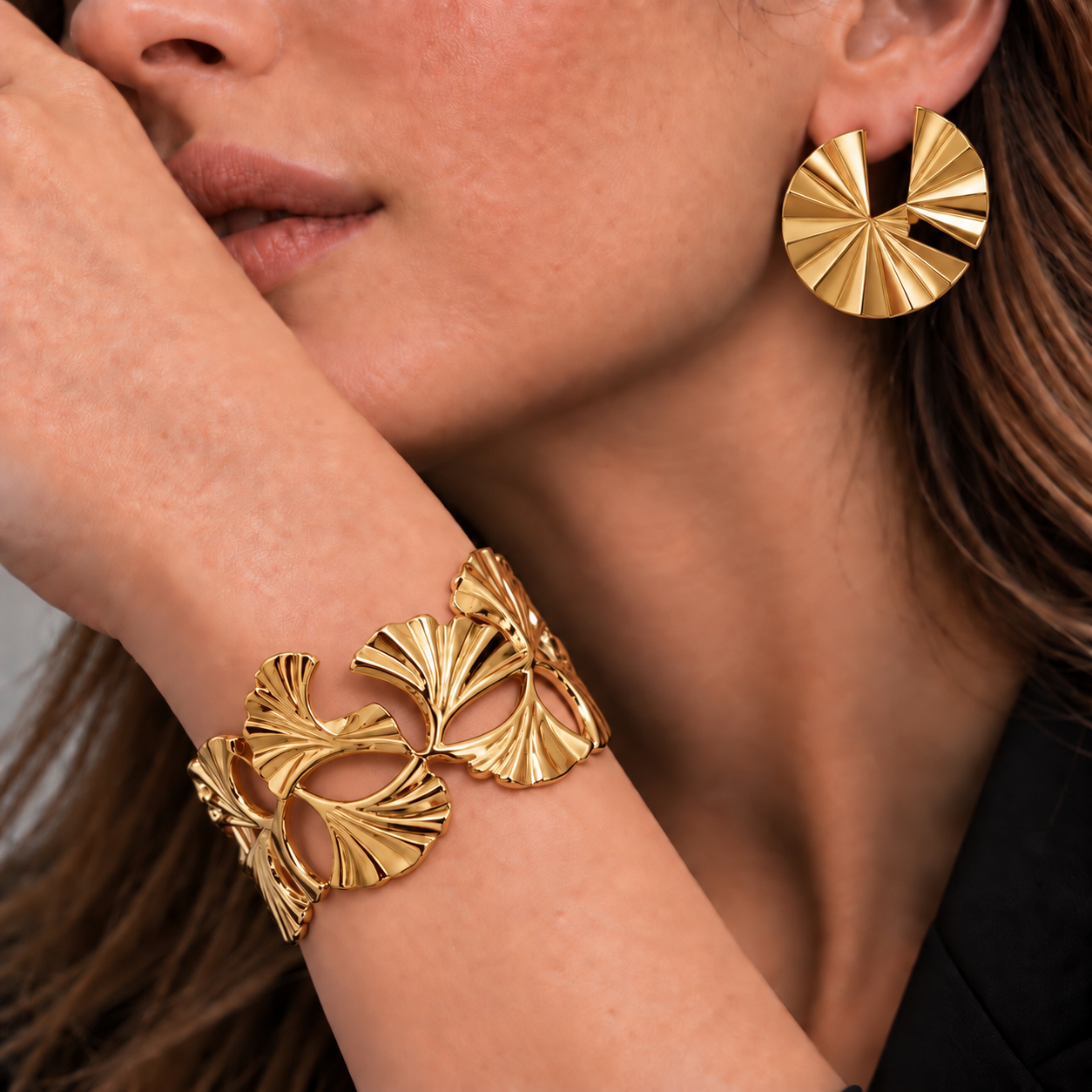 Conjunto Bracelete + Brinco Bijoux Premium Dourado 018